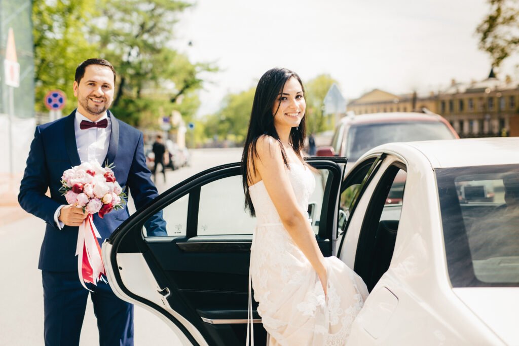 How to Choose the Perfect Wedding Limo in New York.